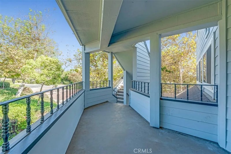 1005 Lakeview