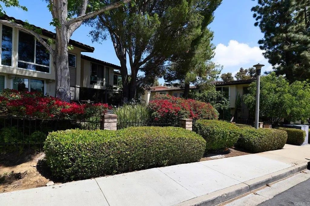 Photo of 2412 Altisma Way #C, Carlsbad, CA 92009 (MLS # NDP2603799)