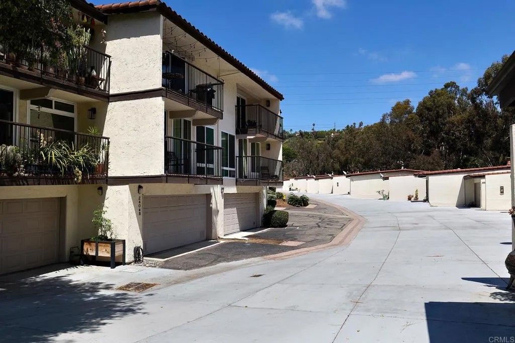 Photo of 2412 Altisma Way #C, Carlsbad, CA 92009 (MLS # NDP2603799)