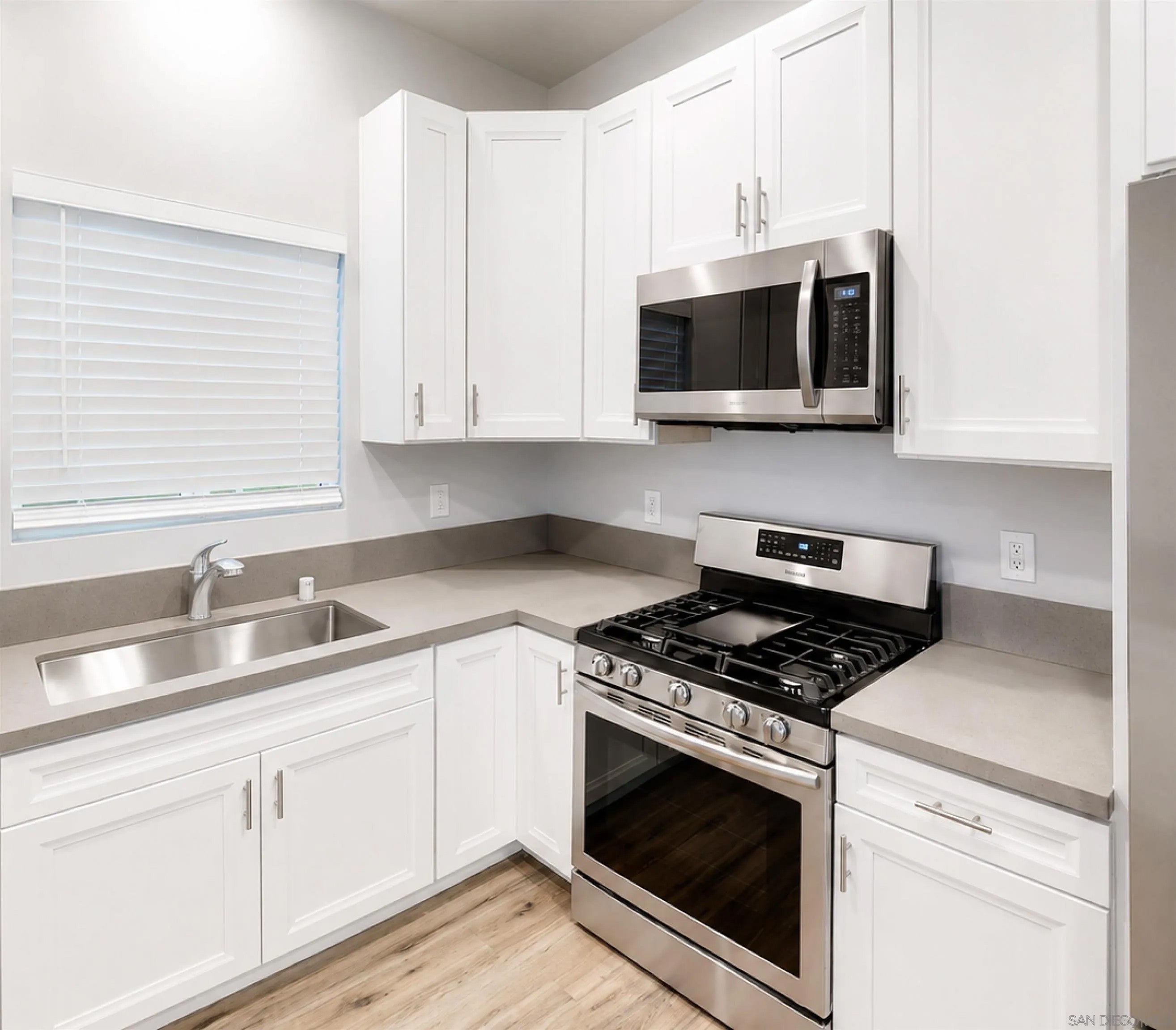 1228 Grand