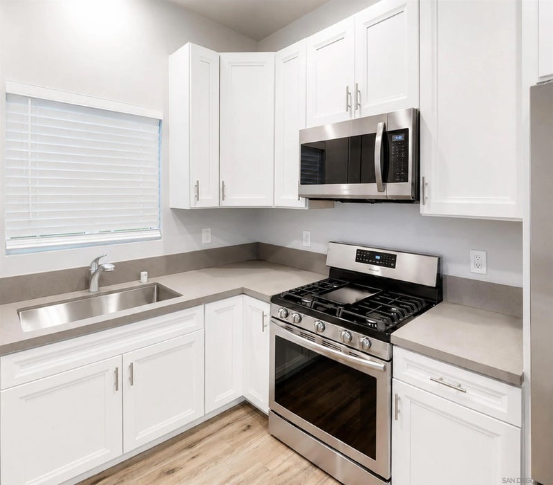 1228 Grand