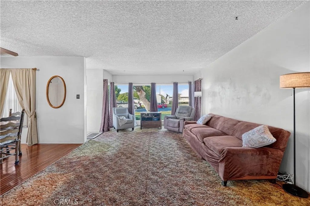 1136 N Council