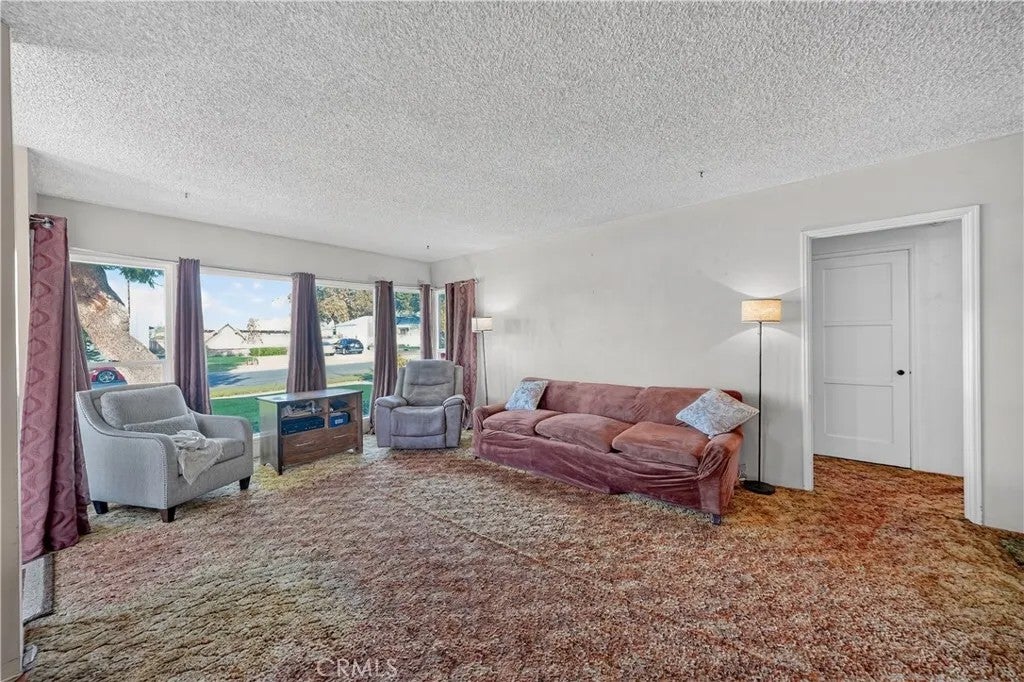 1136 N Council