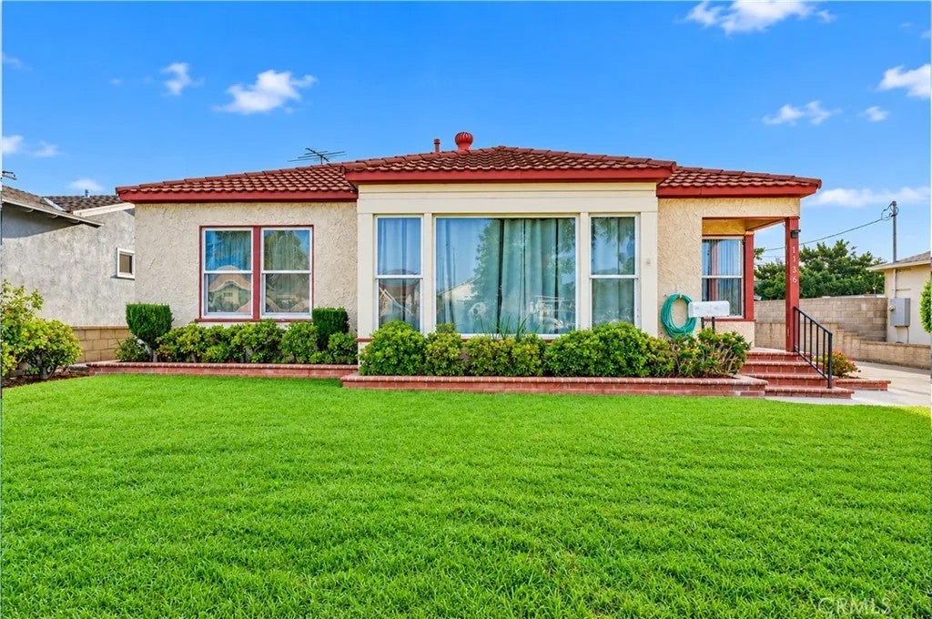 1136 N Council