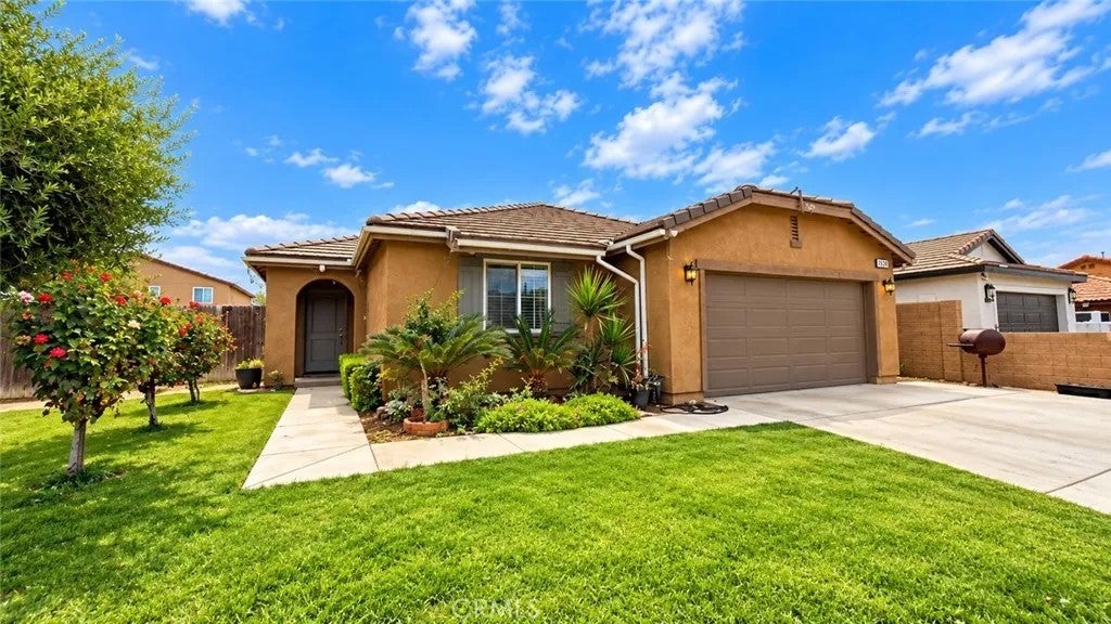 1209 El Camino Real