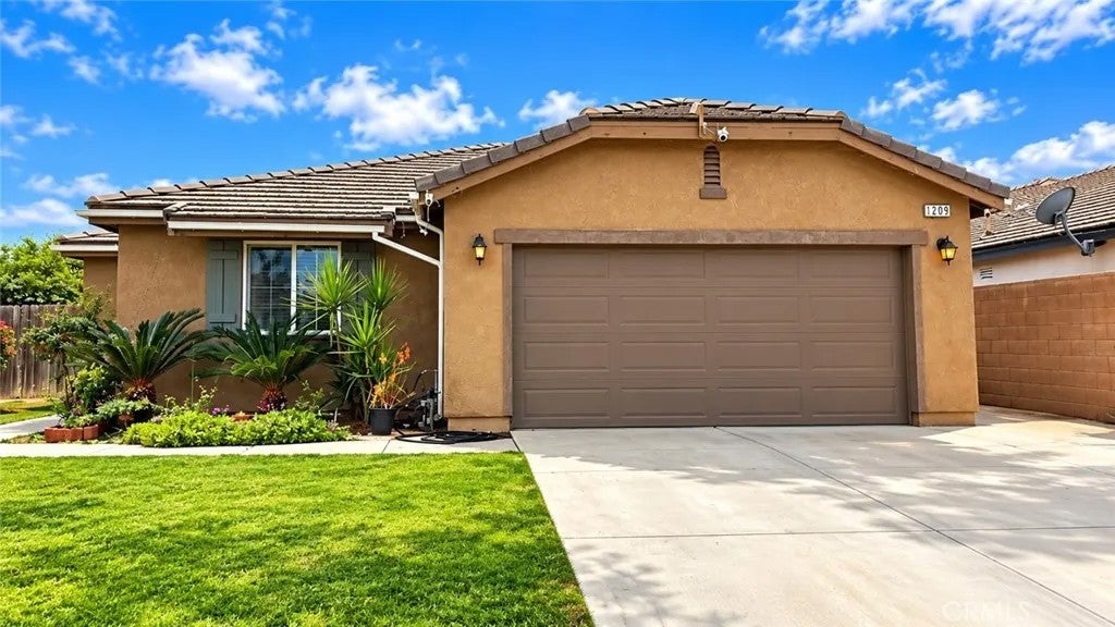 1209 El Camino Real