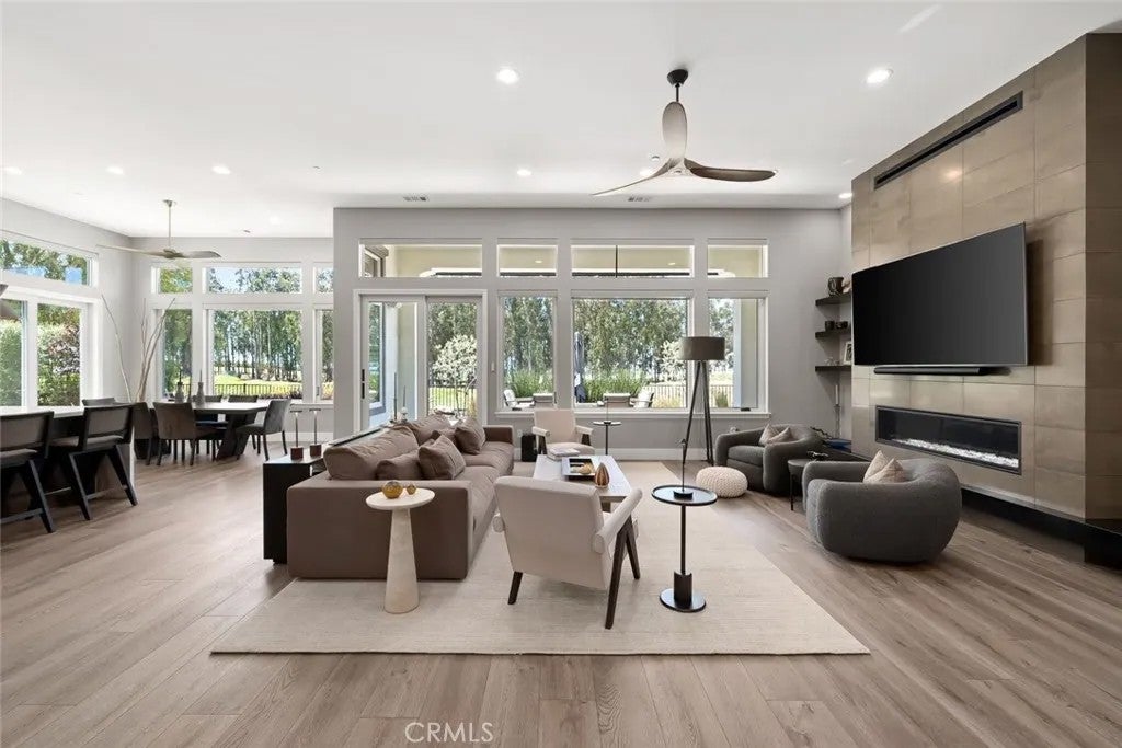 1958 Eucalyptus Road