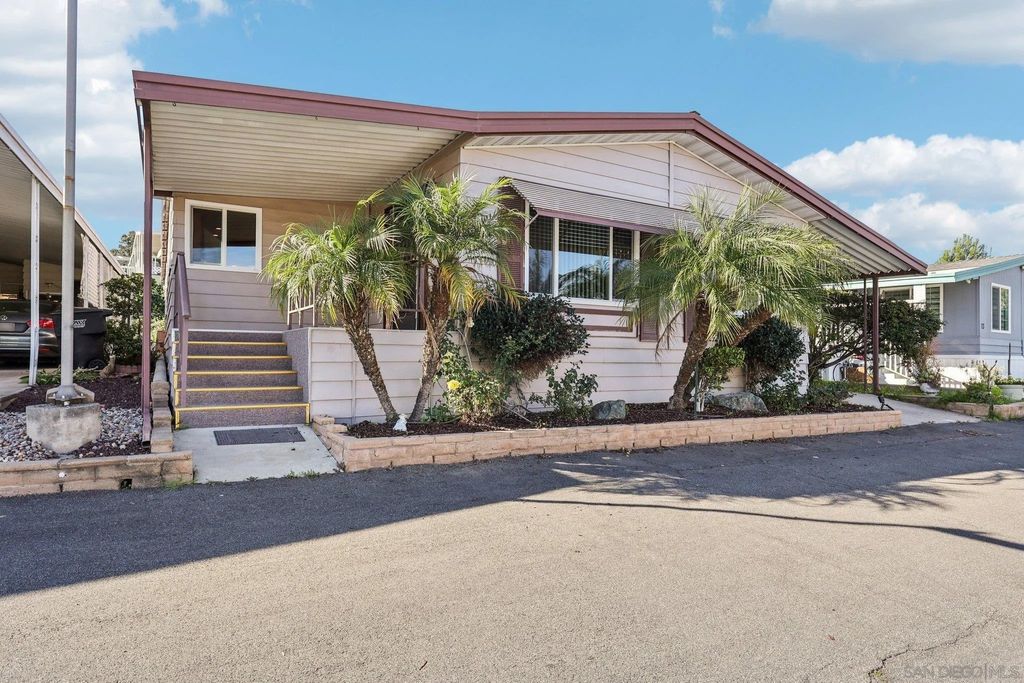 Photo of 275 S Worthington St #14, Spring Valley, CA 91977 (MLS # 260002459)