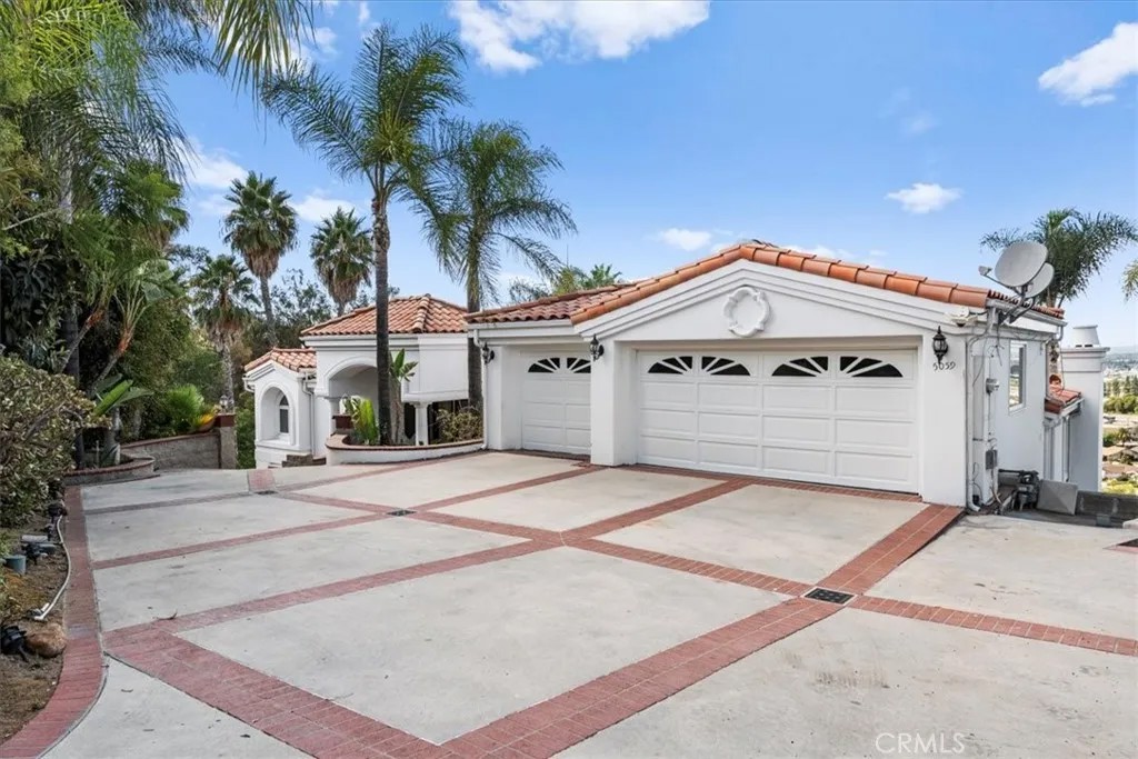5059 E Crescent Drive