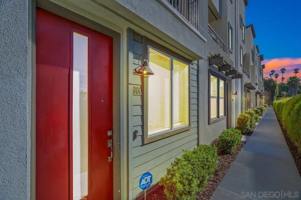 Photo of 2548 S Escondido Blvd #906, Escondido, CA 92025 (MLS # 260004458)