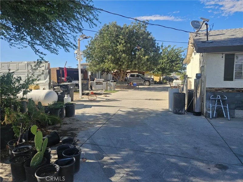 11313 E Avenue R8