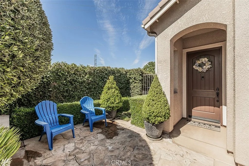 7049 N Cedar Hill