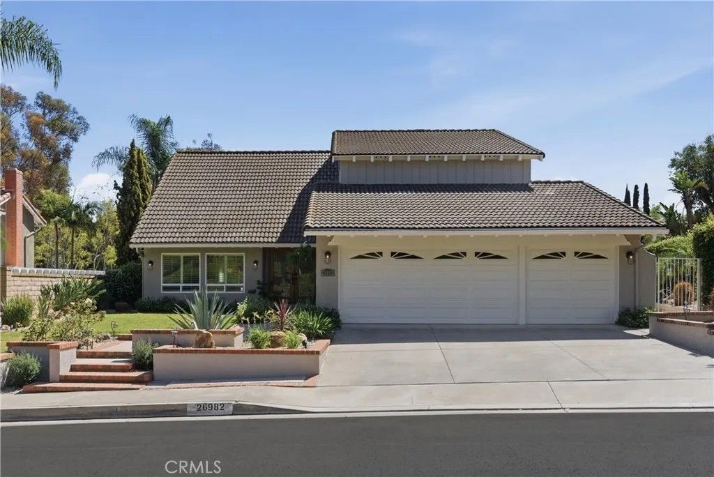 Photo of 26982 Safiro, Mission Viejo, CA 92691 (MLS # OC26078281)