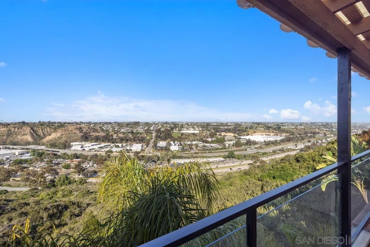 5713 Desert View Drive