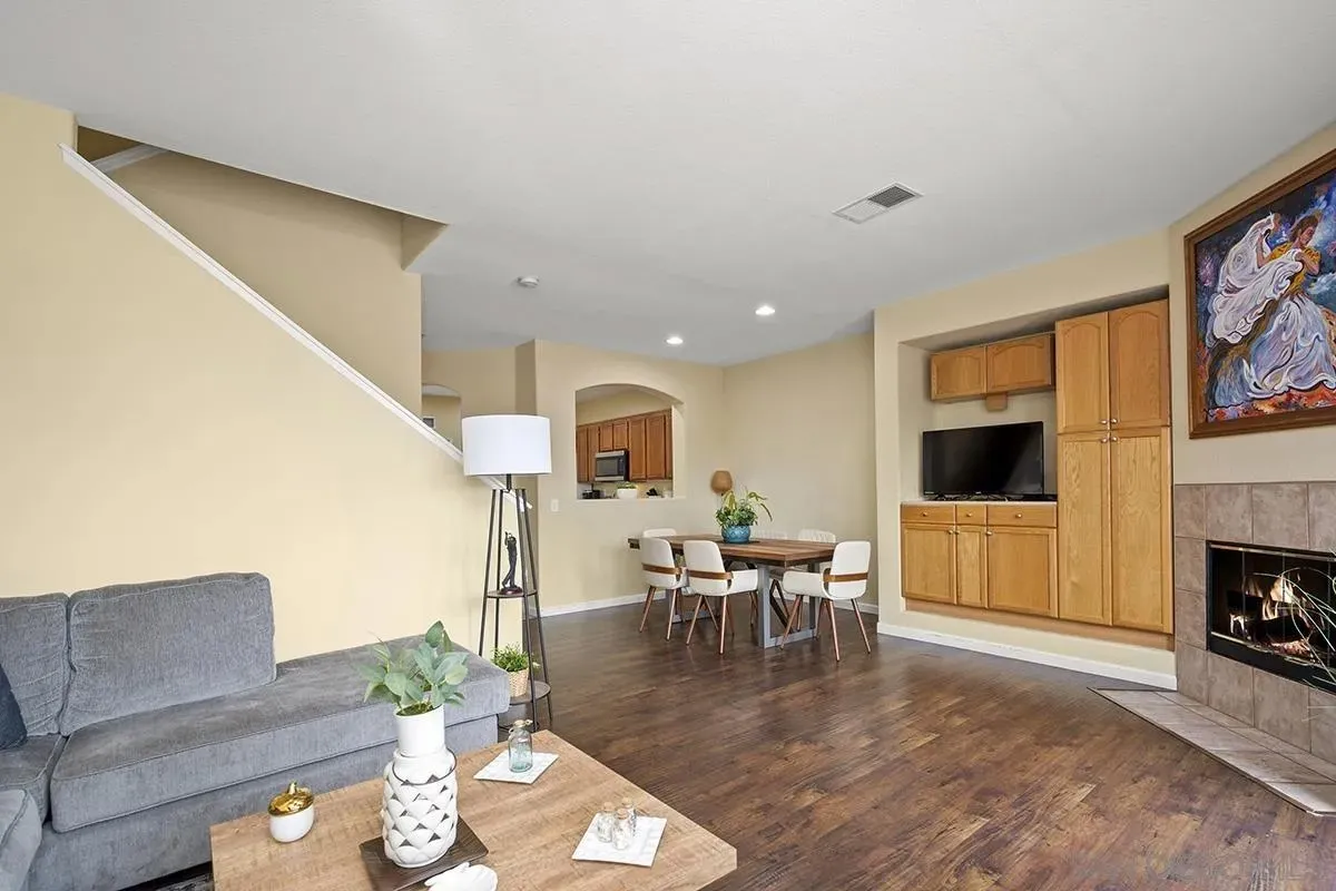 Chula Vista, California 91913, United States, 3 Bedrooms Bedrooms, ,3 BathroomsBathrooms,Residential,Active,218998