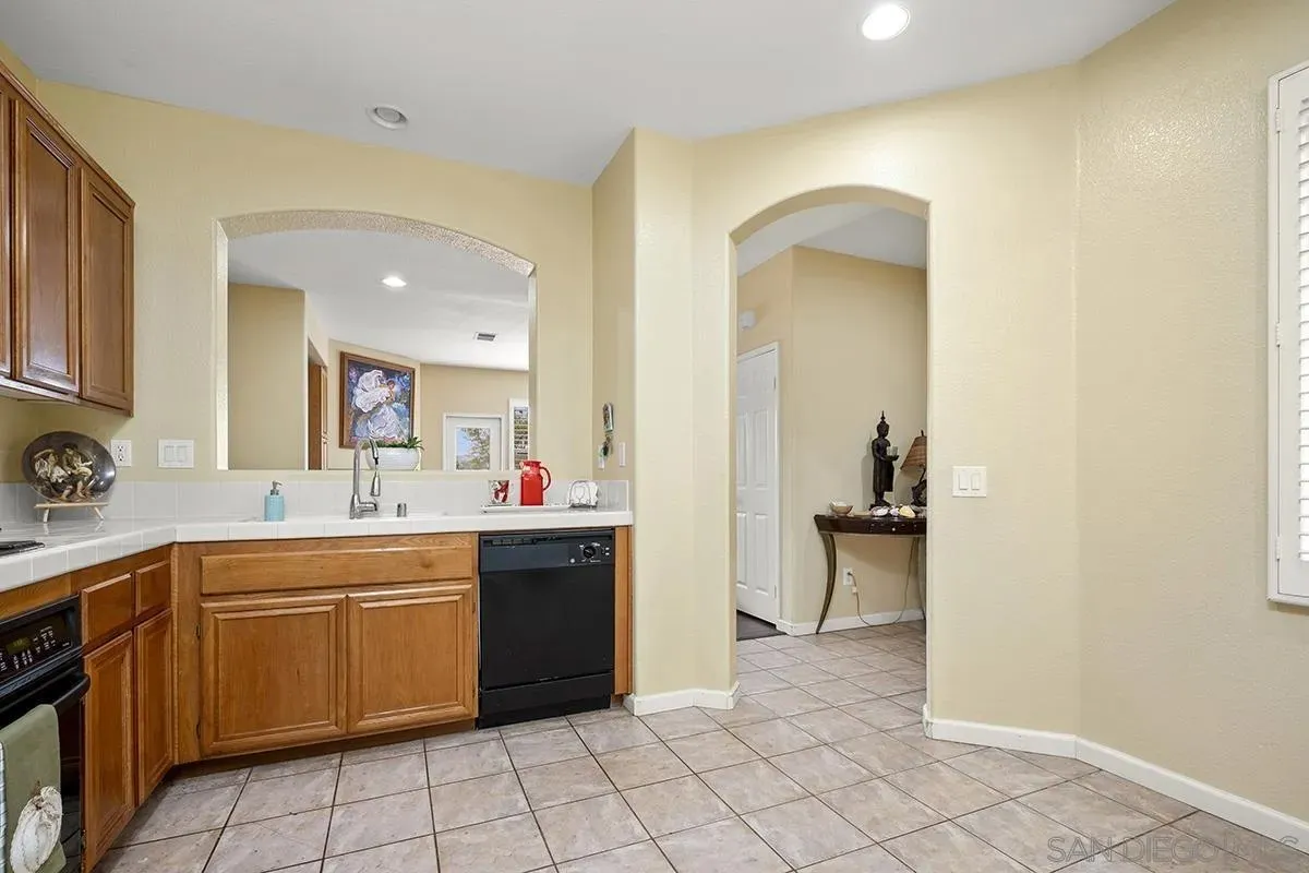 Chula Vista, California 91913, United States, 3 Bedrooms Bedrooms, ,3 BathroomsBathrooms,Residential,Active,218998