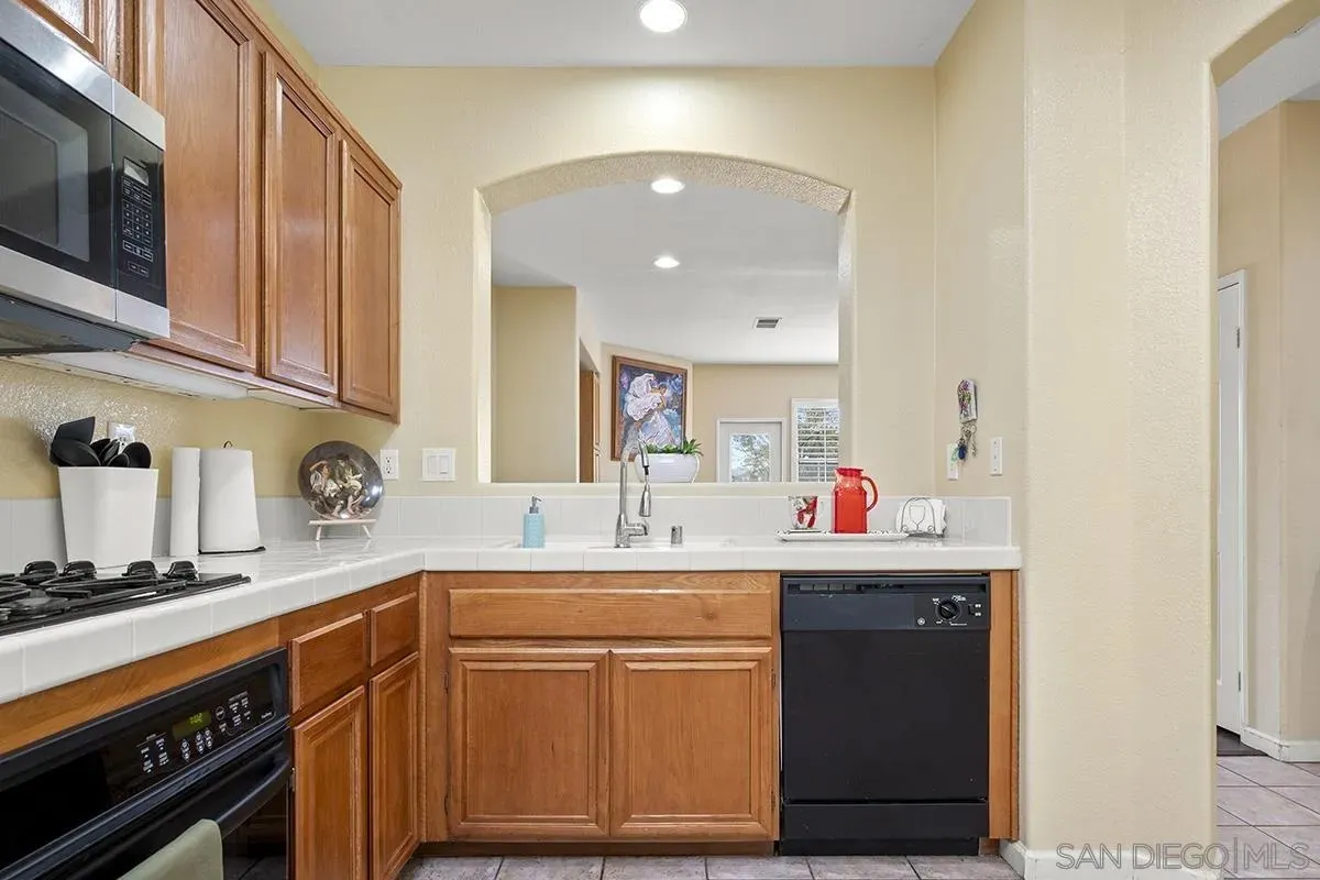 Chula Vista, California 91913, United States, 3 Bedrooms Bedrooms, ,3 BathroomsBathrooms,Residential,Active,218998