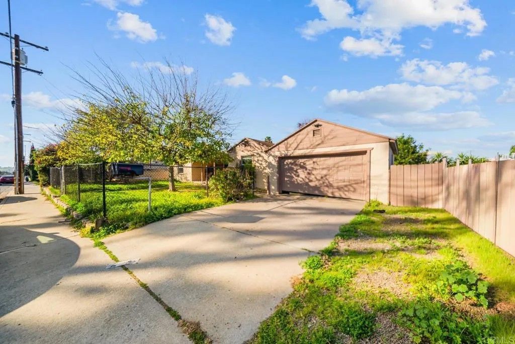 Photo of 986 Merritt Drive, El Cajon, CA 92020 (MLS # PTP2601028)