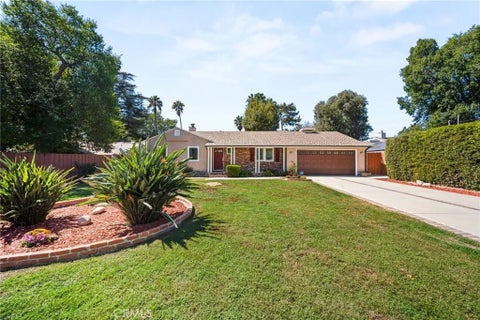 Photo of 8847 White Oak Avenue, Sherwood Forest, CA 91325 (MLS # CV26212194)