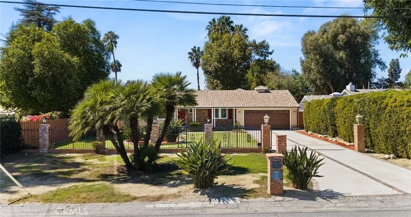 8847 White Oak Avenue