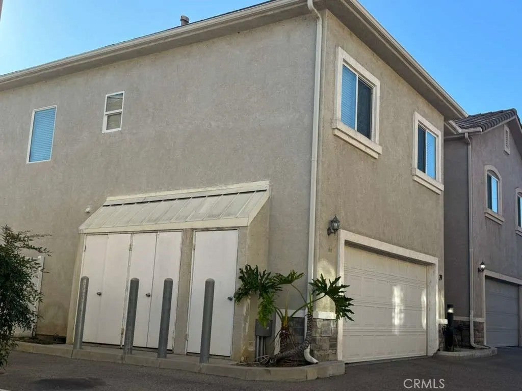 20300 Vanowen Street 29