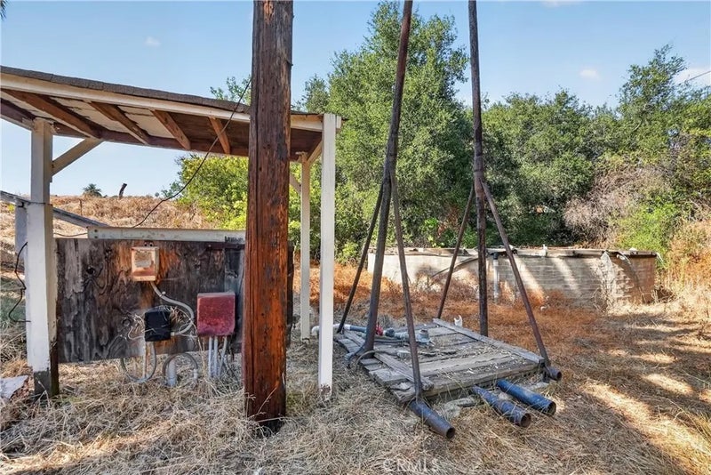 2864 Live Oak Park
