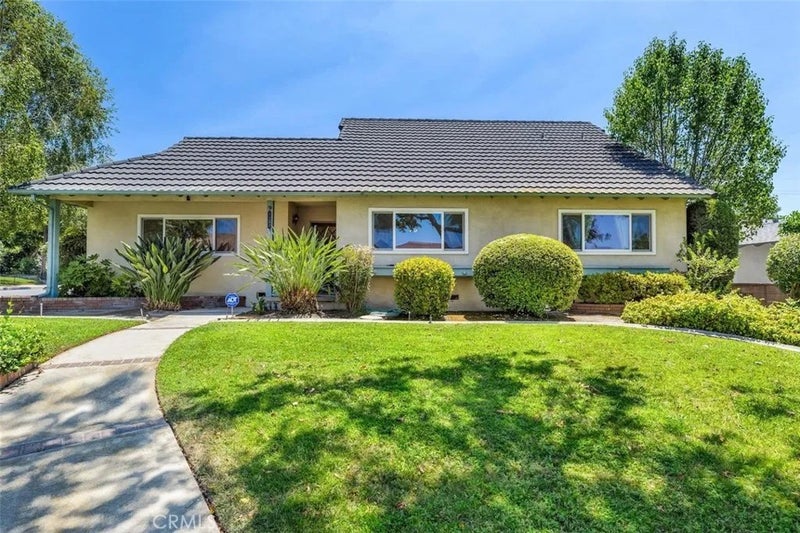 1152 Northwestern Drive