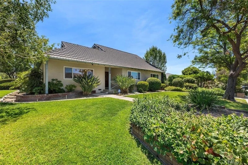 1152 Northwestern Drive
