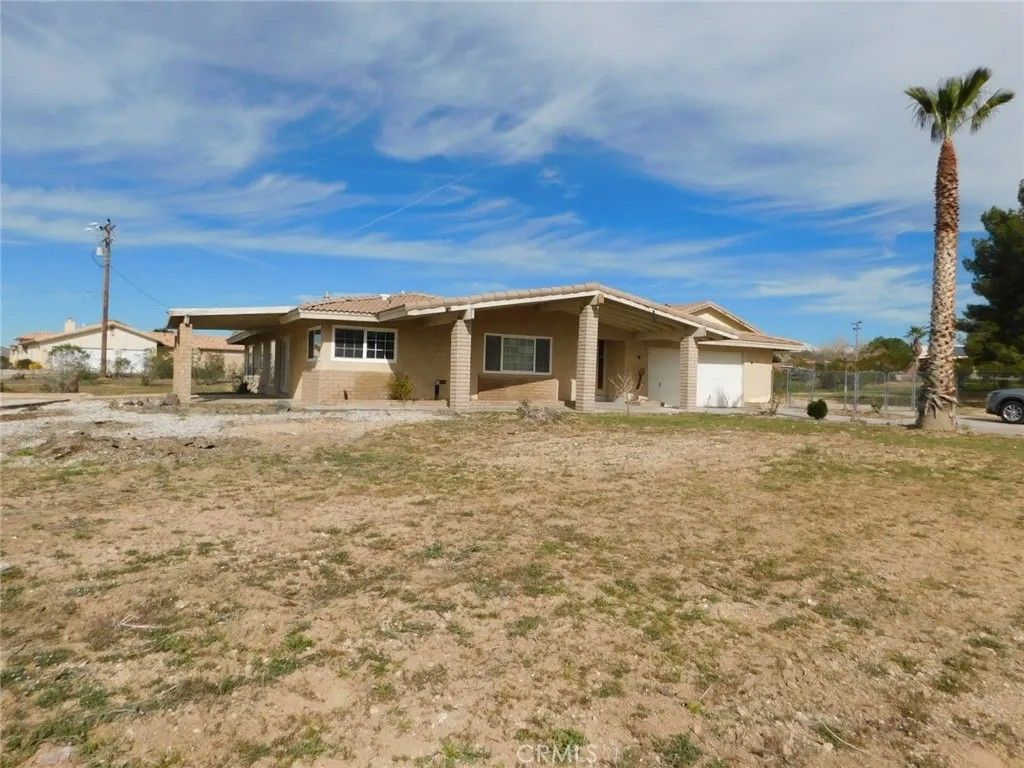 Photo of 16420 Malahat Rd, Apple Valley, CA 92307 (MLS # CV26061544)