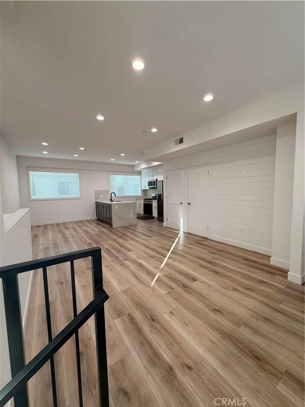 Photo of 14662 W Sara Lane, Panorama City, CA 91402 (MLS # SR26002660)