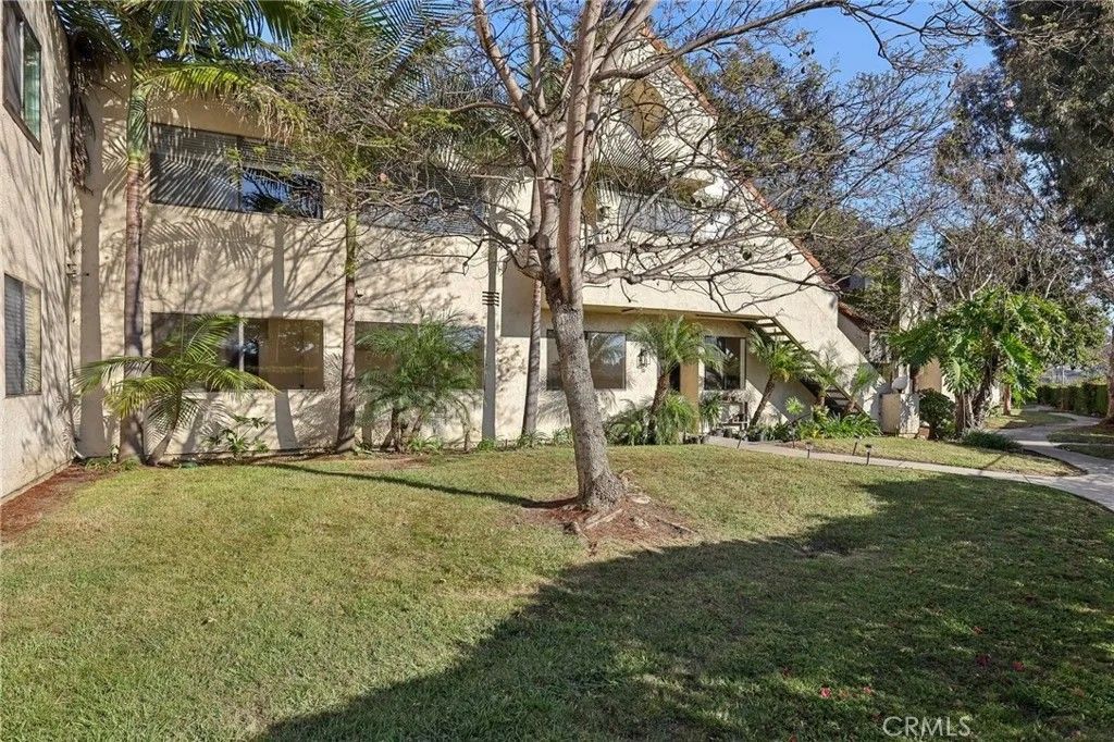 Photo of 383 N Melrose Drive #G, Vista, CA 92083 (MLS # SW25106644)