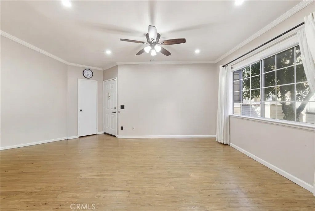 11150 Glenoaks Boulevard 43