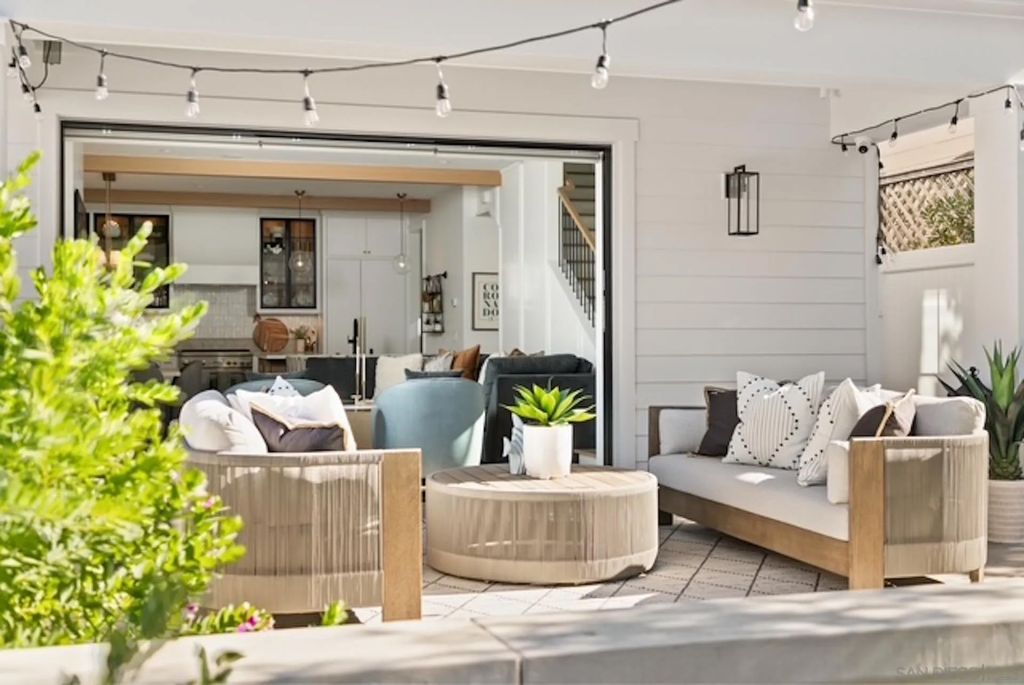 Photo of 715 F Ave, Coronado, CA 92118 (MLS # 250034725)