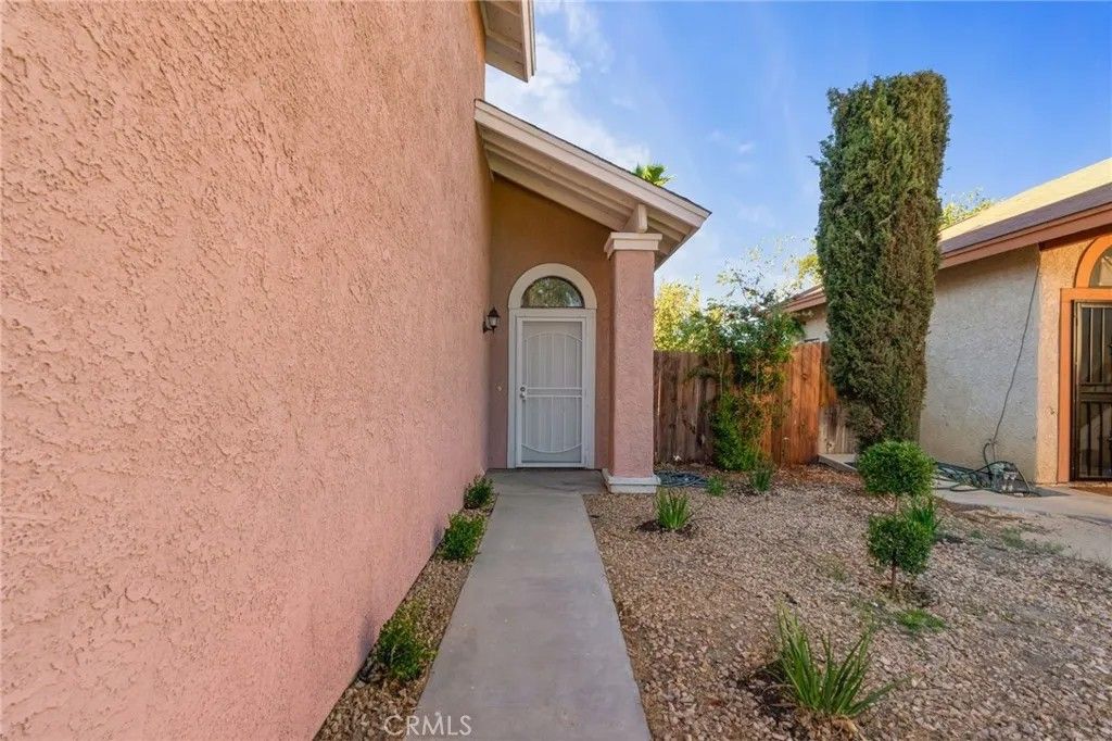 Photo of 533 E Jackman, Lancaster, CA 93535 (MLS # CV25281336)