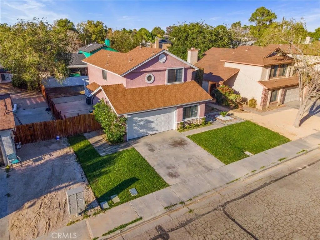 Photo of 533 E Jackman, Lancaster, CA 93535 (MLS # CV25281336)