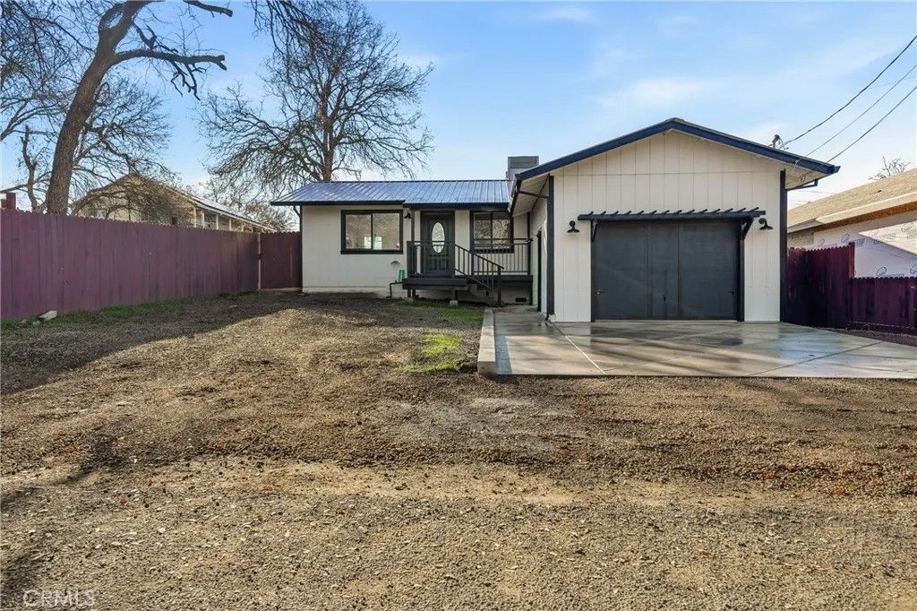 Photo of 16055 19th Ave, Clearlake, CA 95422 (MLS # LC25274670)