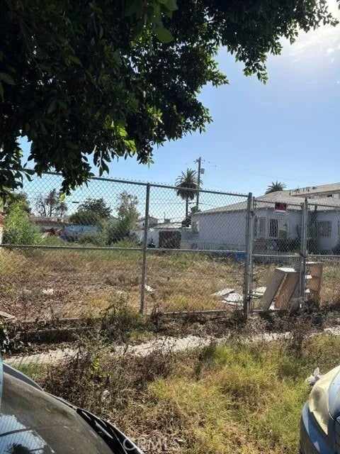 Photo of 854 E 87th Pl, Los Angeles, CA 90002 (MLS # SB26224166)
