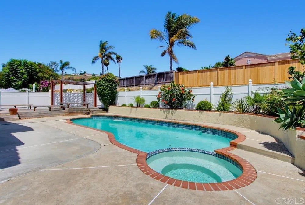3444 Meadow View Drive