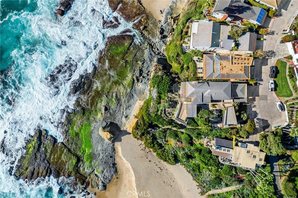 15 Camel Point Drive