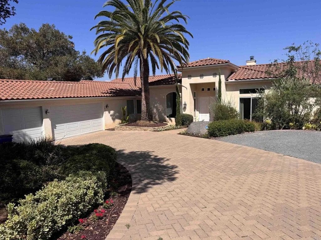 Photo of 1011 Jimlojan RD, Escondido, CA 92029 (MLS # NDP2607482)