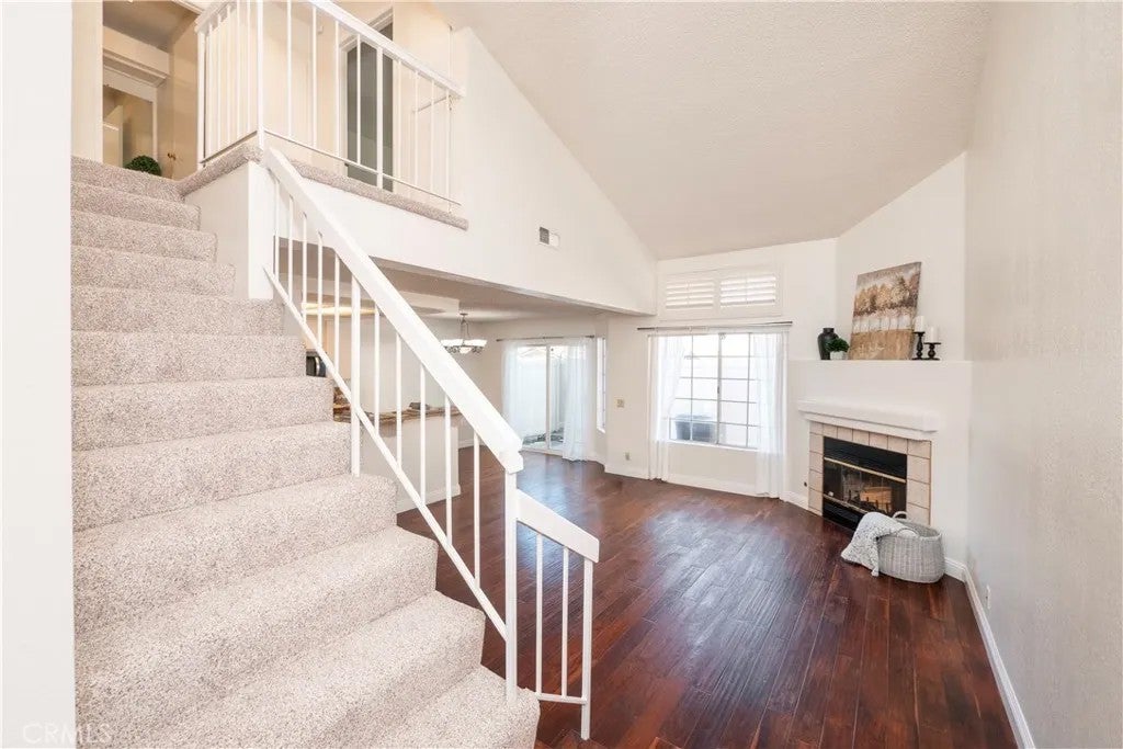 809 Tiverton Court