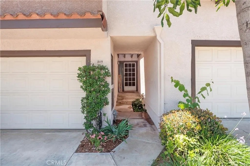 809 Tiverton Court