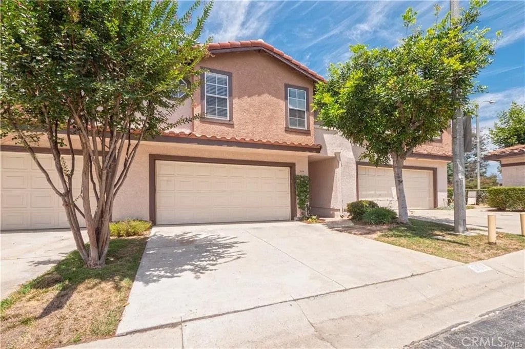809 Tiverton Court