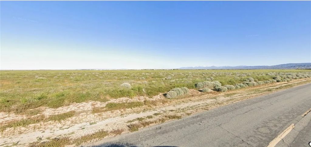 Photo of 80 W Avenue F, Antelope Acres, CA 93536 (MLS # GD25266662)