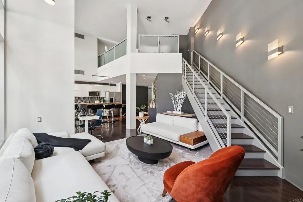 350 W Ash st Street West 102