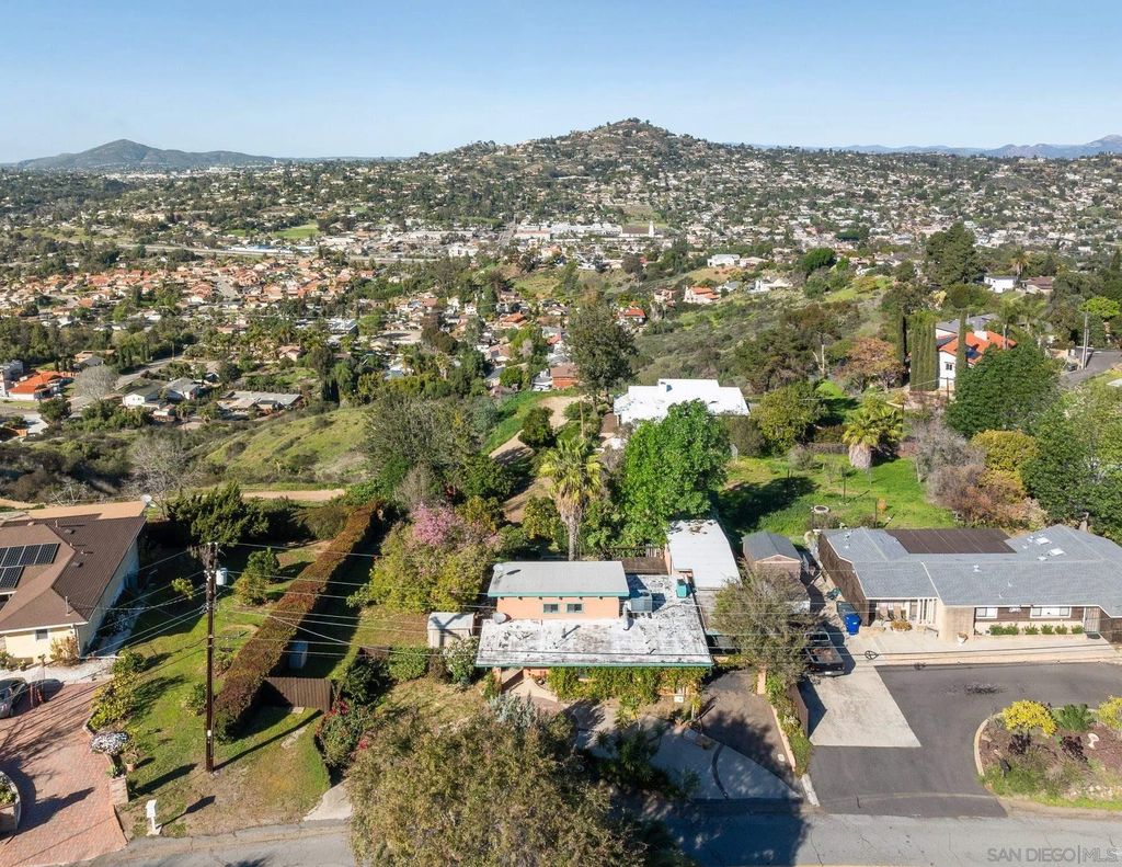 Photo of 2820 Highlands Blvd, Spring Valley, CA 91977 (MLS # 260002696)