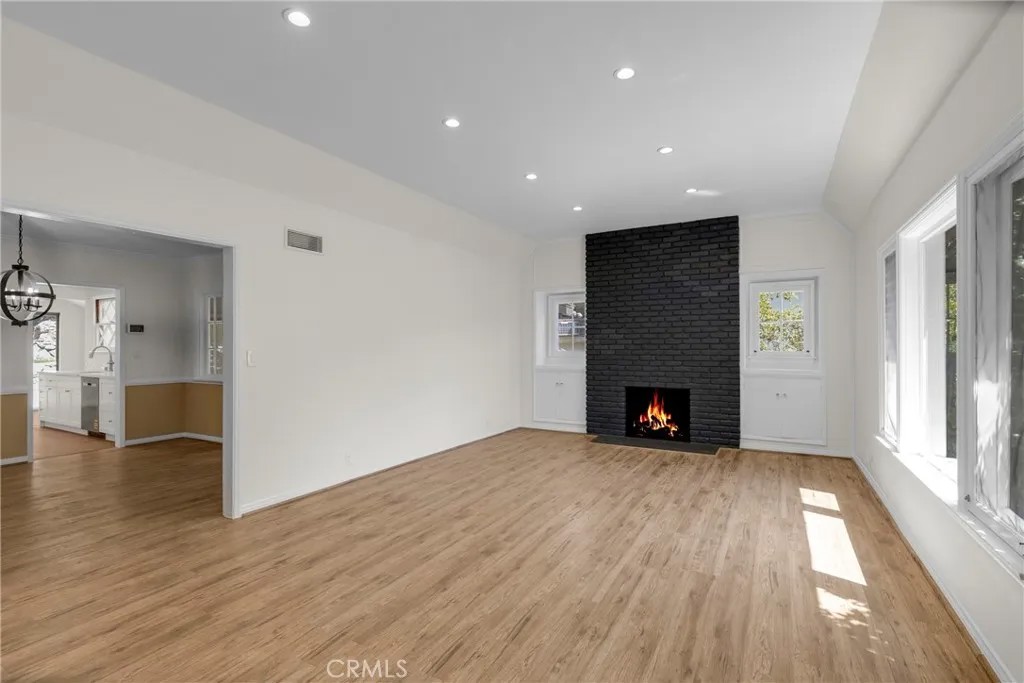 2151 N Altadena