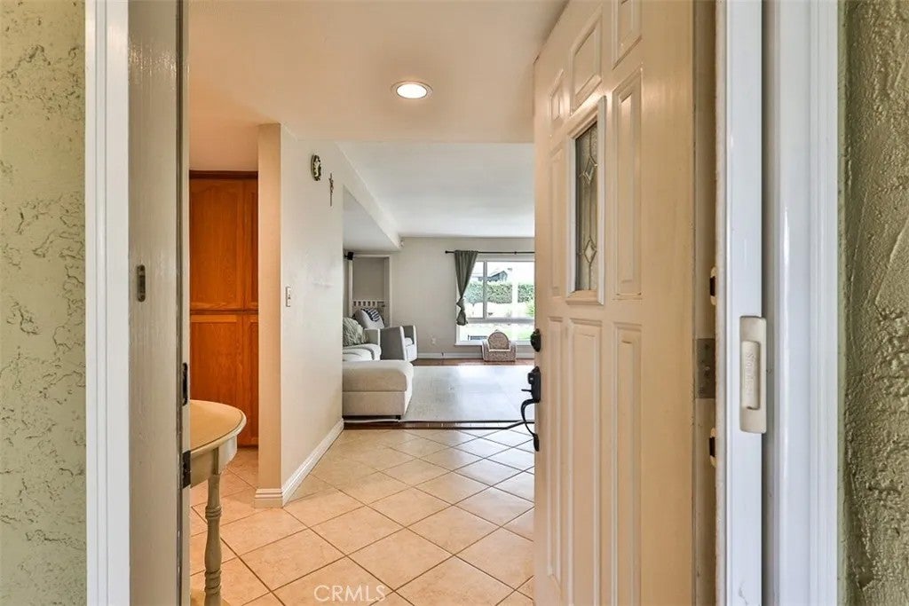 5017 E Holbrook