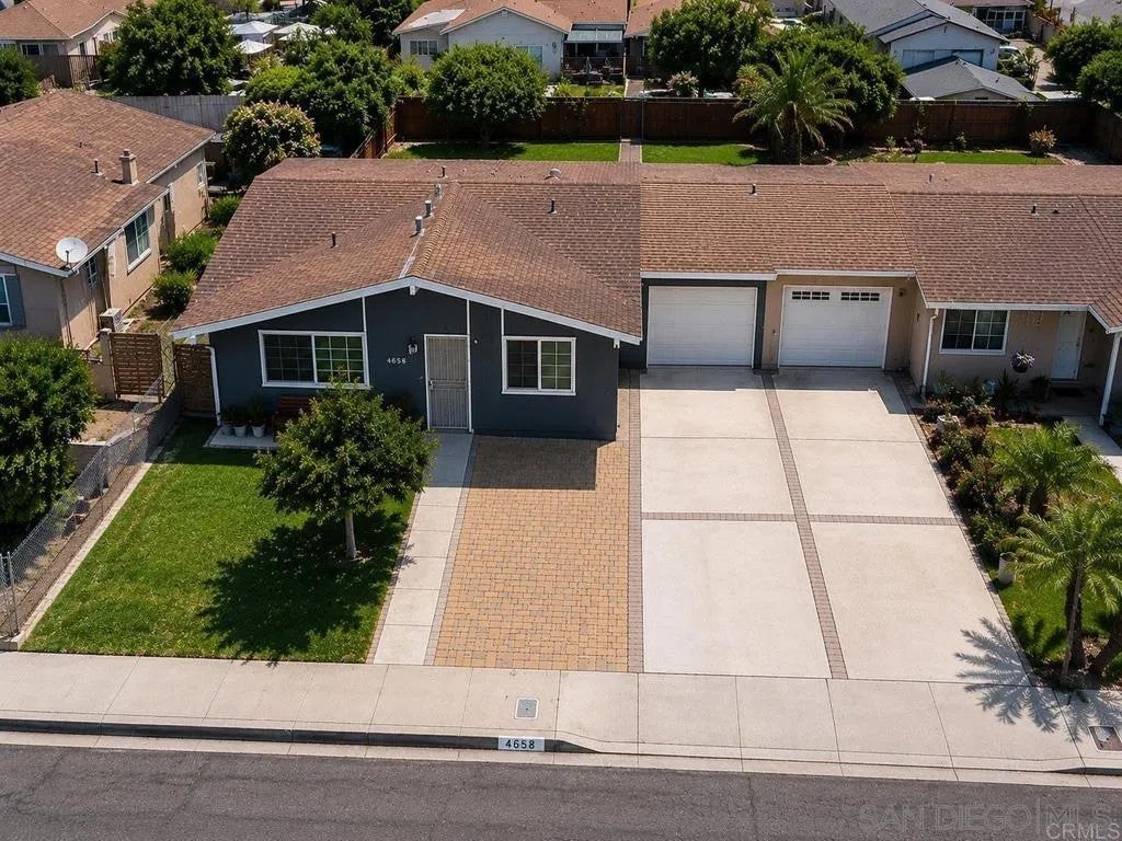 4658 Calle Del Palo