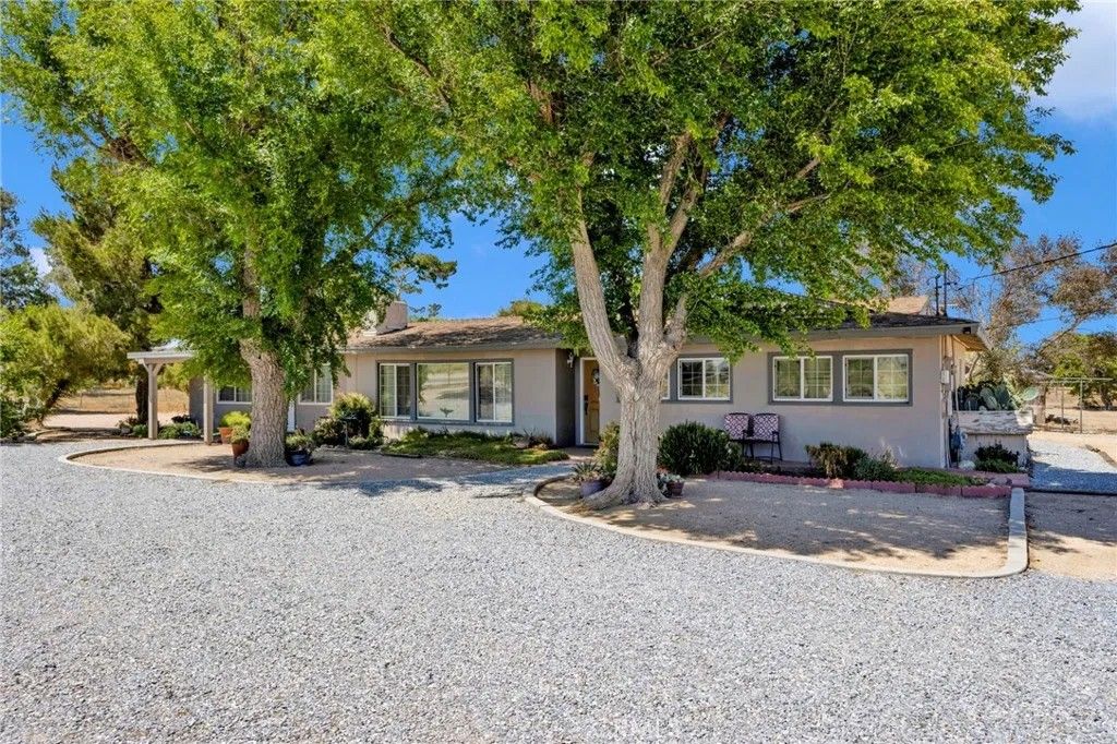 Photo of 15884 El Centro Street, Hesperia, CA 92345 (MLS # CV26096518)